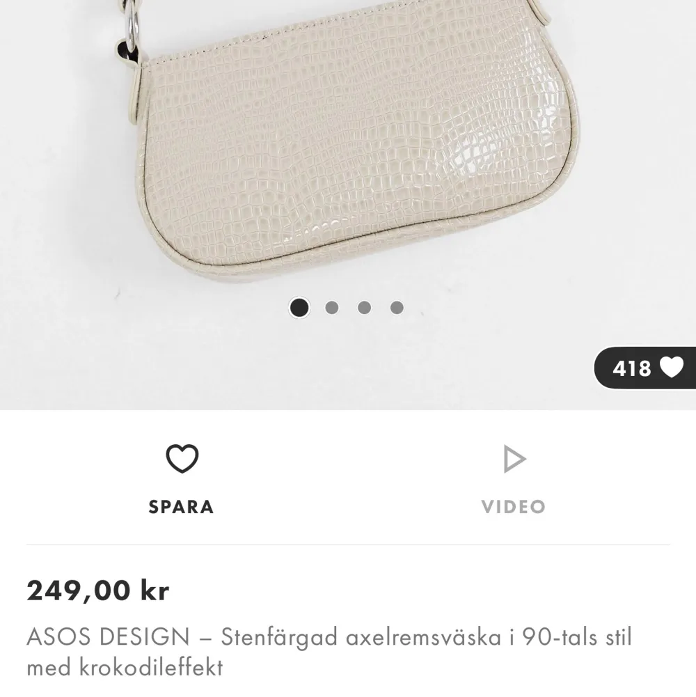 Detta är en fin väska från asos, använd en gång (därför bra skick). Den kostar 249kr ordinarie. Färgen är som på första och sista bilden. Andra bilden är mer för att visa materialet men ger ej en rättvis bild av färgen. . Väskor.