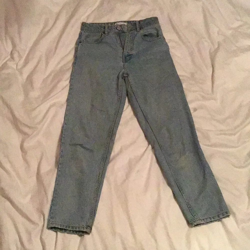 Mycket fint skick säljer för 150kr+frakt ny pris 500kr. Jeans & Byxor.