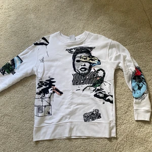 Vit tröja - Vit tröja med olika tryck från zara 