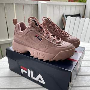 Fila disruptors, knappt använda (små i storleken)