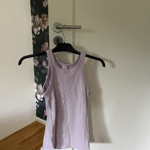 Lila linne - Supersött lila linne från H&M. 30 kr + frakt💕