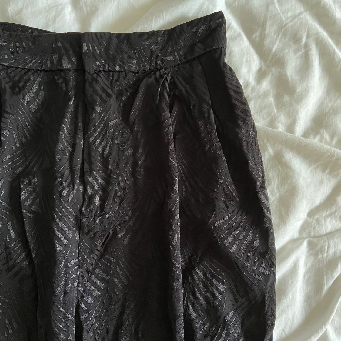 Svarta mönstrade kostymbyxor  - 91