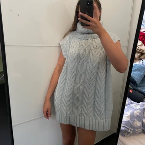 High neck stickad tröja  - Från Asos. Strl S. Använd en gång. Otroligt skön och mysig! 