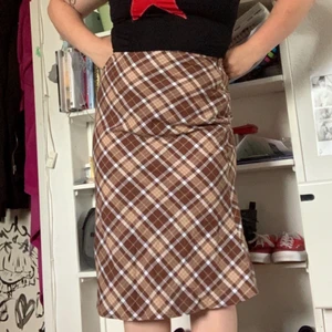 Långkjol - Skitsnygg men använder ej då det inte är min stil💞 tryck inte på köp! Kontakta mig vid intresse 💞