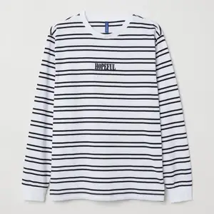 Hopeful tröja från H&M. Säljs för att den inte kommer till användning!Tröjan är i storlek XS men eftersom att det är en killmodell så sitter den lite oversized🥰