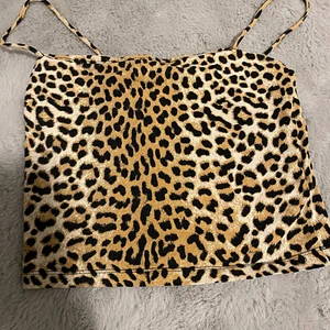 Leopard  - Linne med leopard mönster  