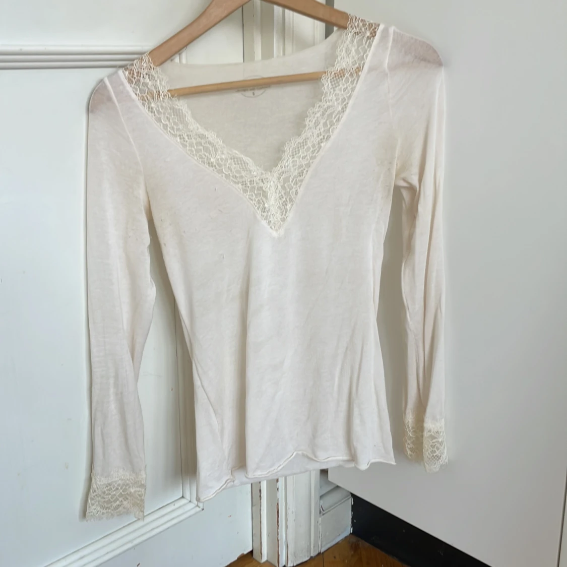 Vit spets tröja från Intimissimi