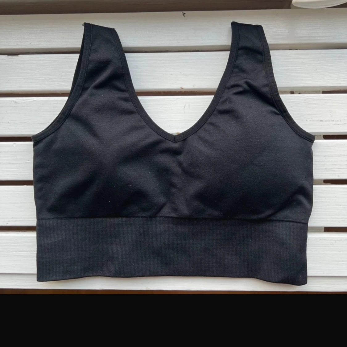 Svart topp från NVGTN - 1