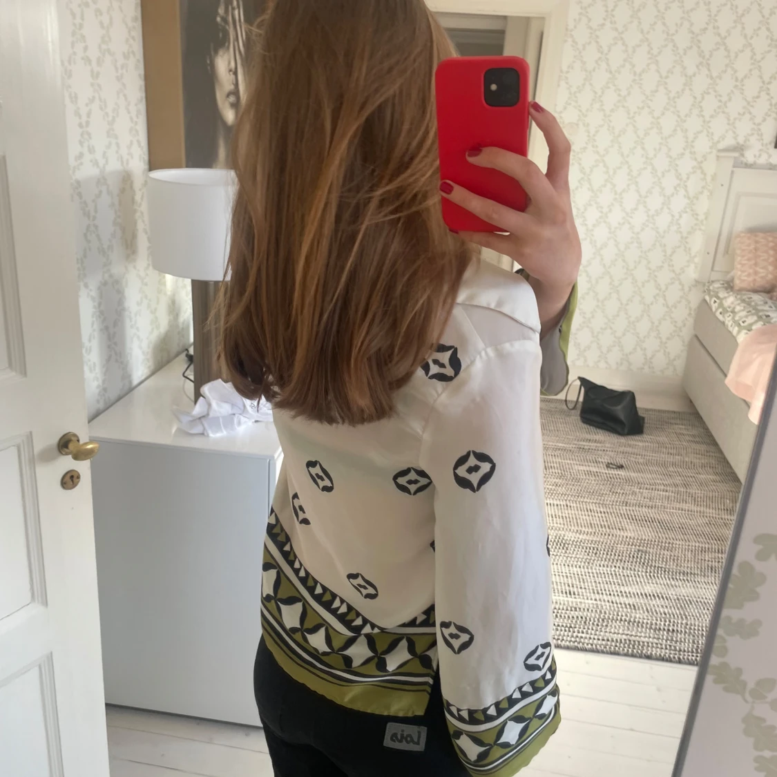 Vit och grön mönstrad blus från Zara  - 2