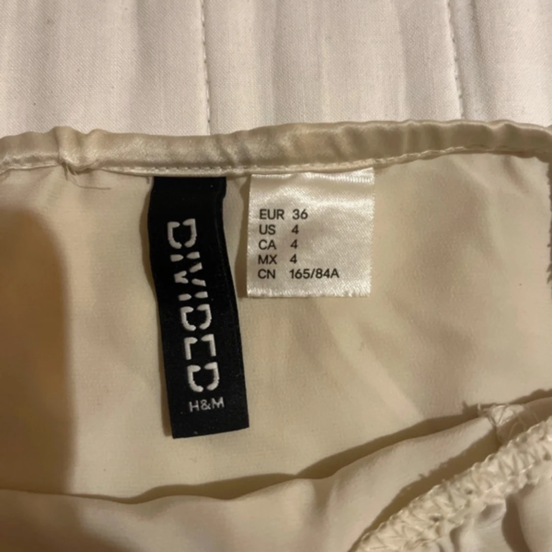 Beige satinlinne från H&M Divided - 2