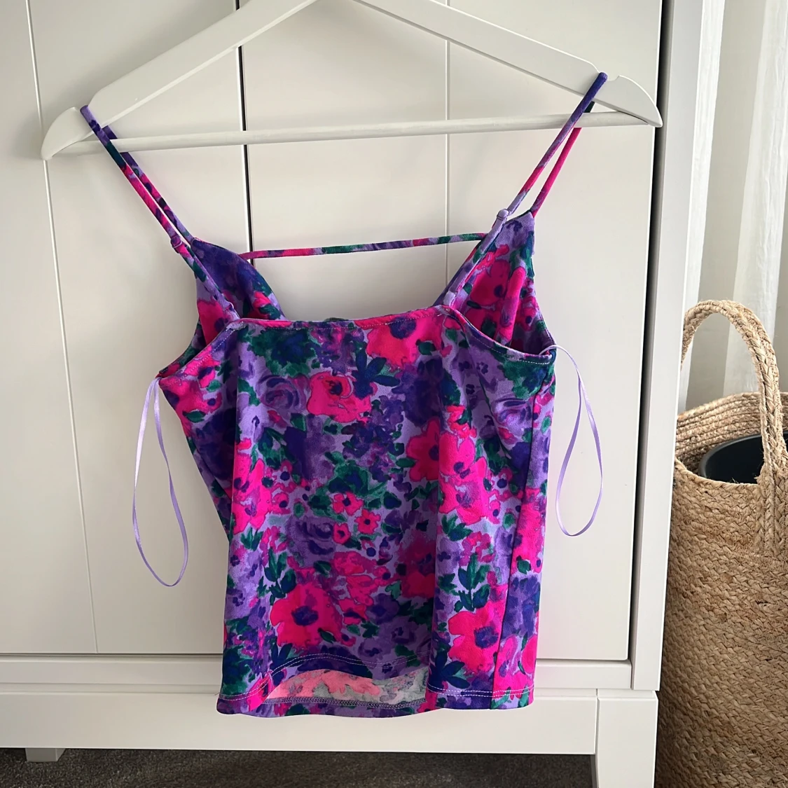 Blommig linnetopp från BikBok - 1