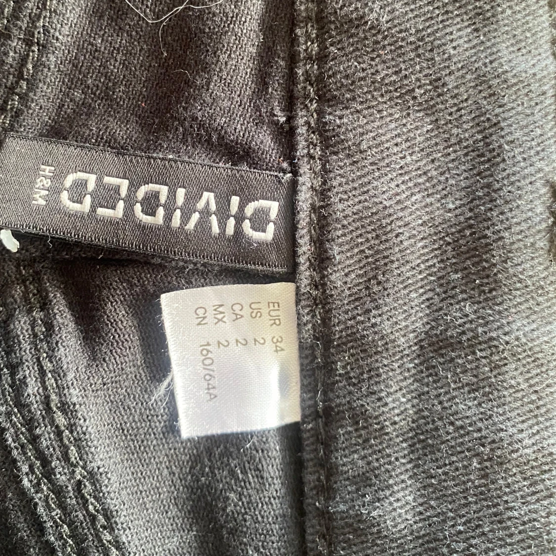Svarta jeansshorts från H&M Divided - 2