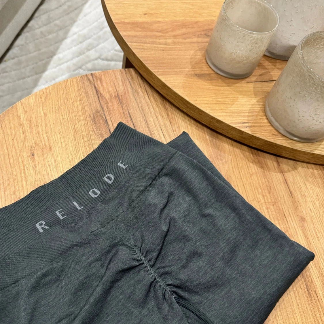 Grå leggings från Relode