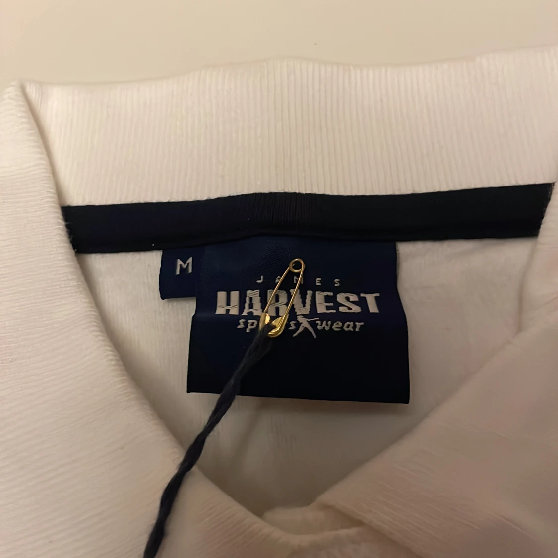 Vit pikétröja från Harvest - 2