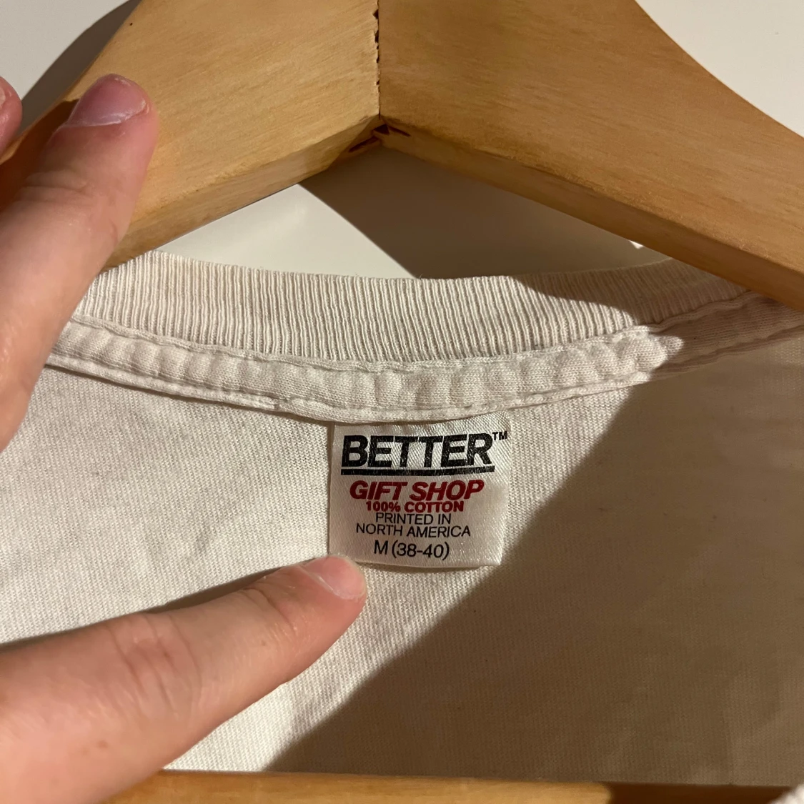 Vit t-shirt från better days  - 3