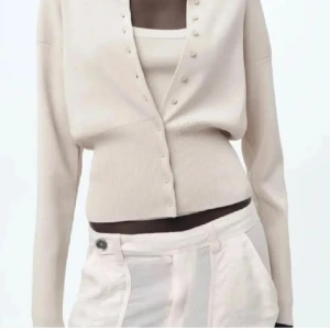 Zara kofta - Säljer denna koftan som inte går o köpa längre! Använd 1 gång