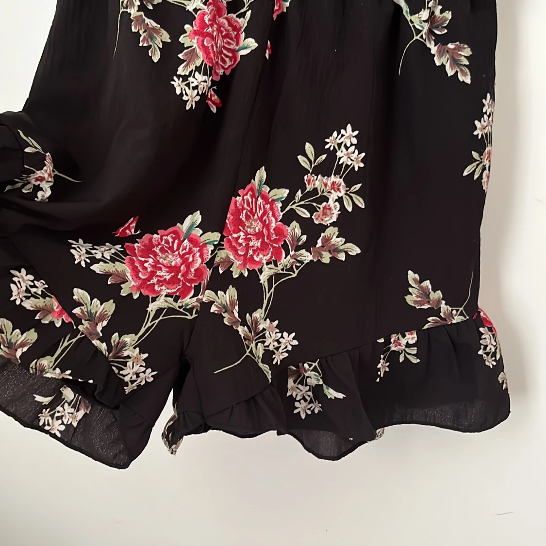 Svart blommig klänning från SHK Paris - 2