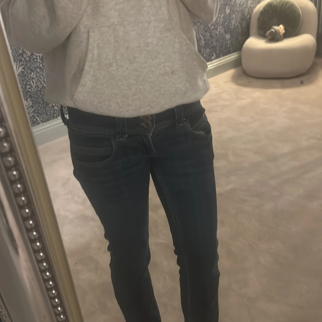 Mörkblå low waist  straght jeans - 1
