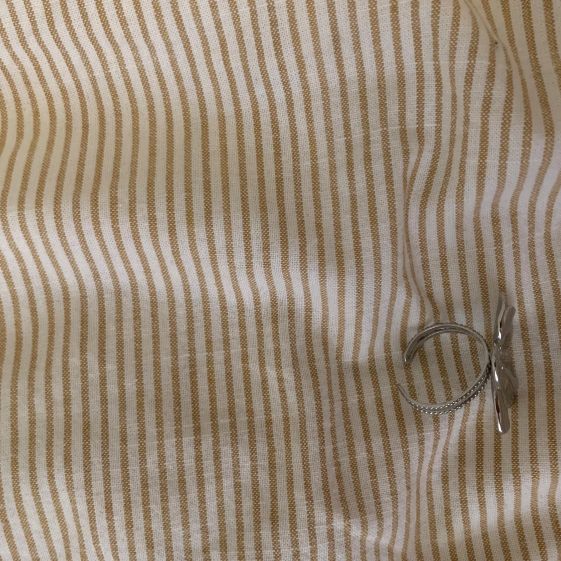 Silverfärgad blomring - 1