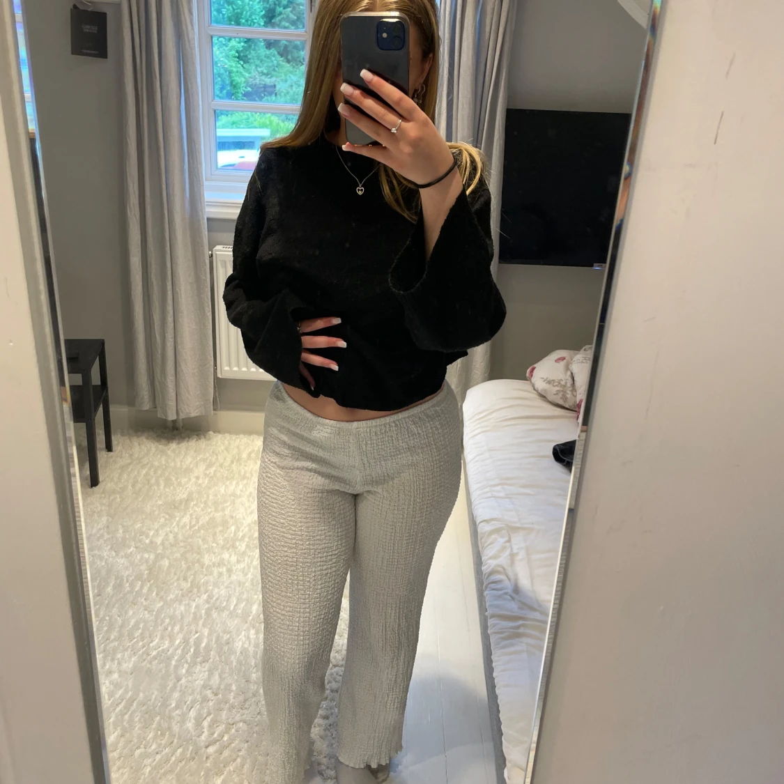 Vita vida byxor med struktur