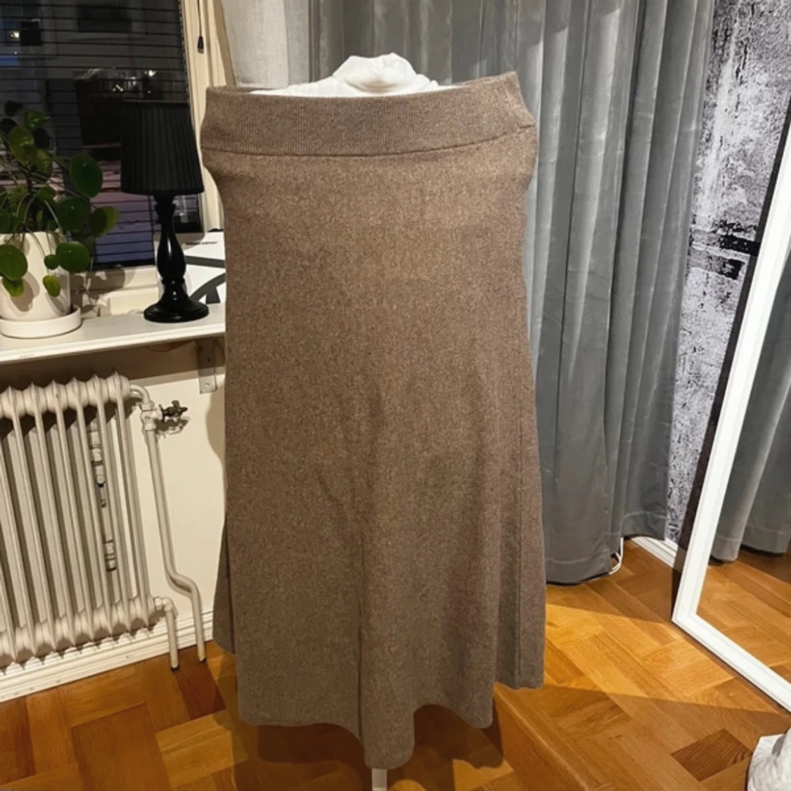 Beige långkjol i lammull från Gant