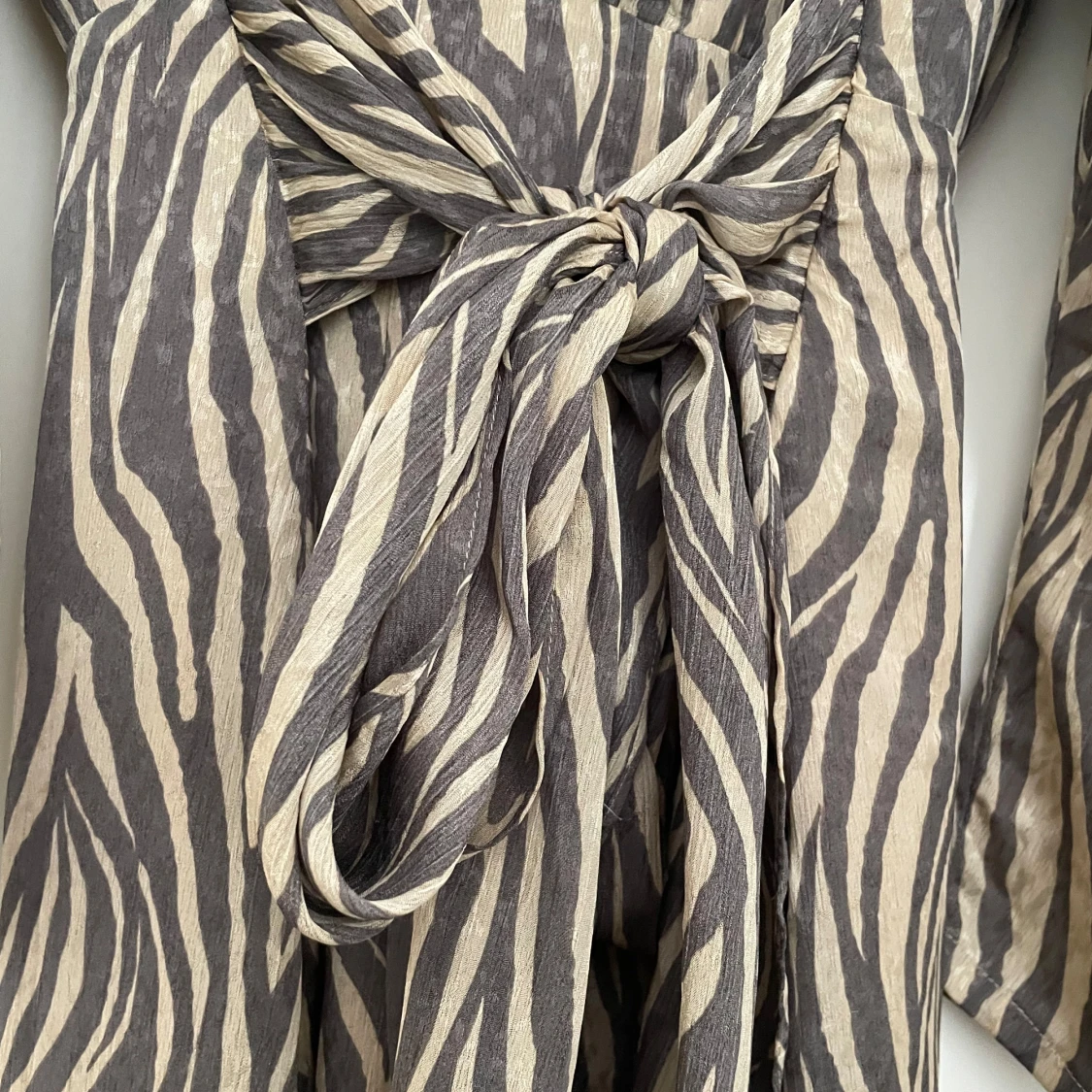 Zebramönstrad klänning från Adoore - 1