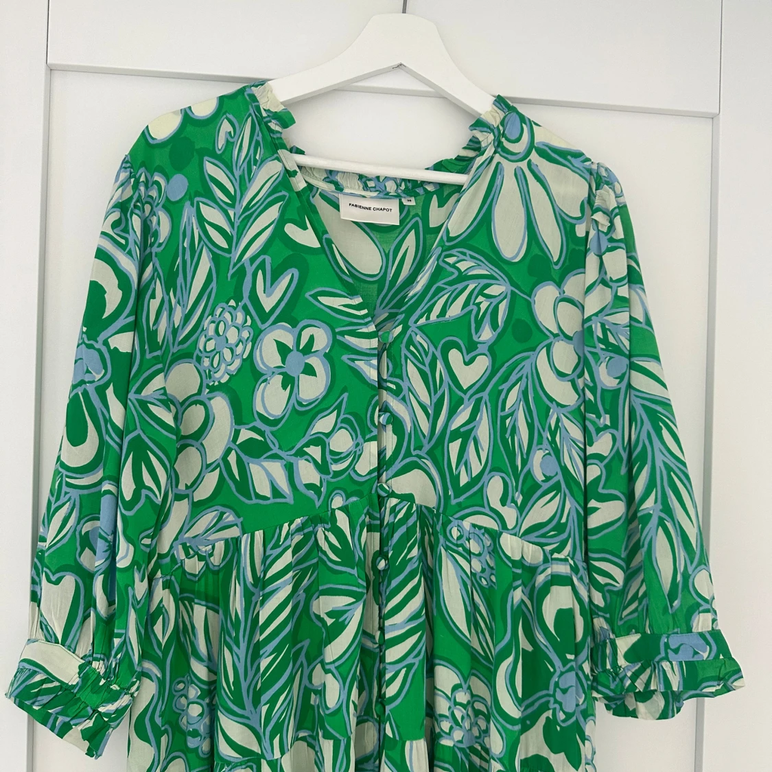 Grön blommig långklänning från Fabienne Charpot - 4