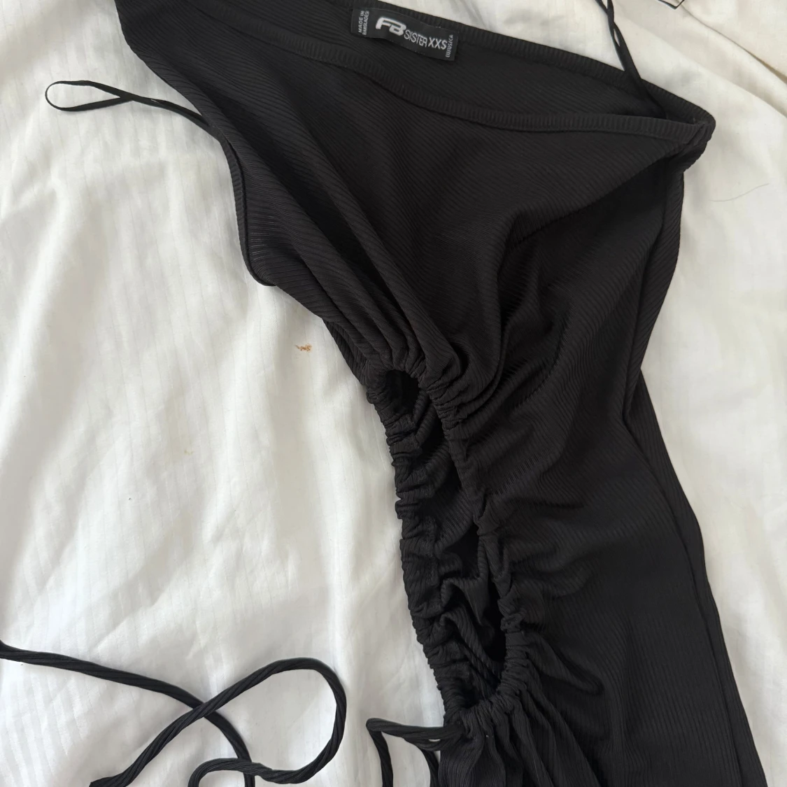 Svart one shoulder långklänning - 1