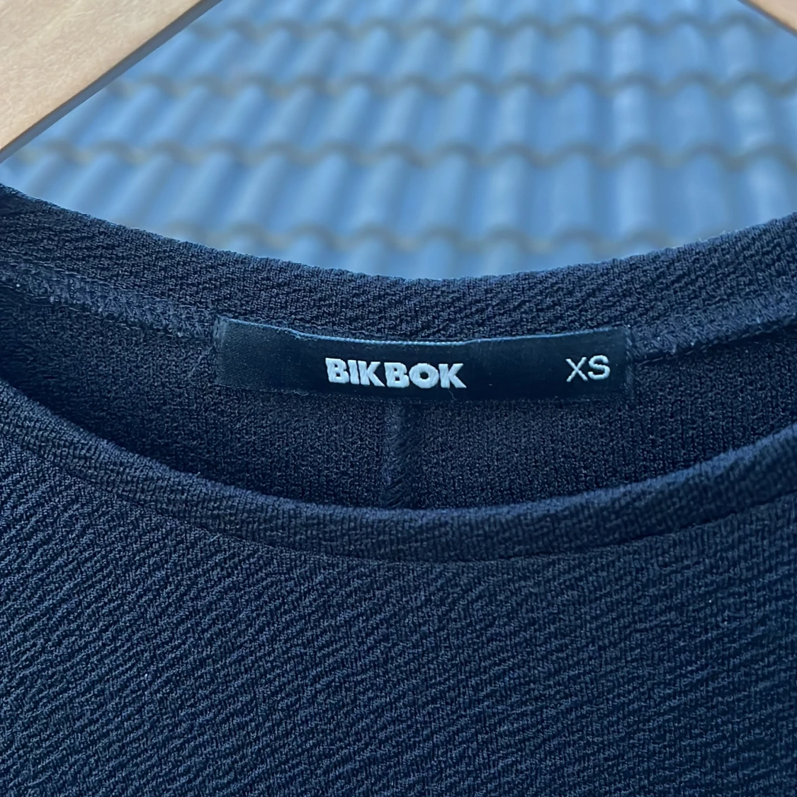 Svart långärmad topp från BikBok - 2