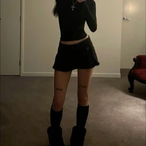 Alternative kjol - Inbyggda shorts,bälte och dragkedja för en perfekt passform!🎀 oanvänd. 