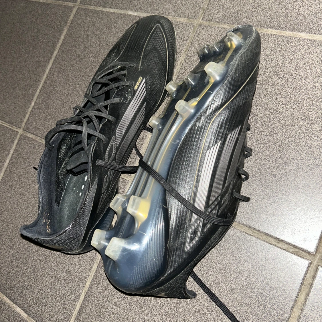 Svarta Adidas X fotbollsskor - 1