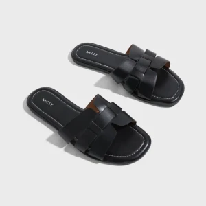 Svarta sandaler från Nelly - Jag säljer helt oanvända sandaler från Nelly i storlek 36. Jag säljer dom pga att jag inte kan returnera dom. 