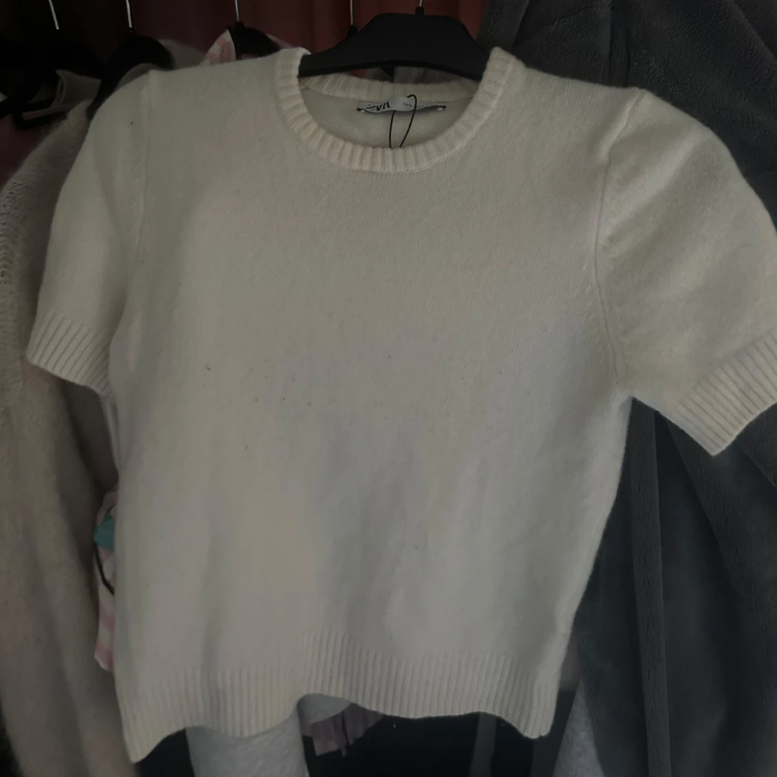 Vit stickad kortärmad tröja från Zara