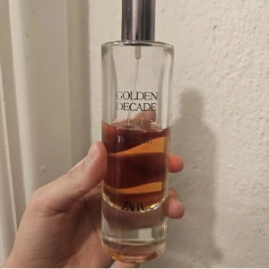 Zara Golden Decade Parfym - 80ml från början, det är typ 45/50ml kvar