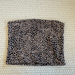 Leopardmönstrad tubtopp från Chiquelle - Leopardmönstrad tubtopp från chiquelle
