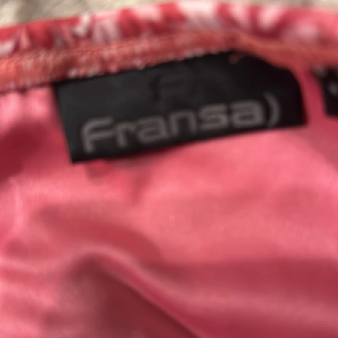 Rosa blommig kjol från Fransa - 1