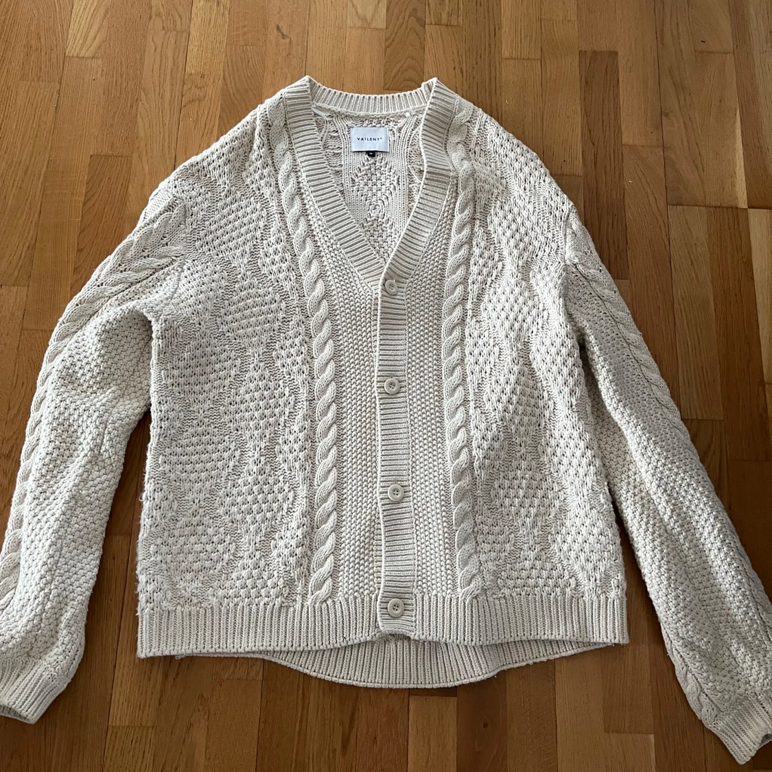 Vailent Cardigan