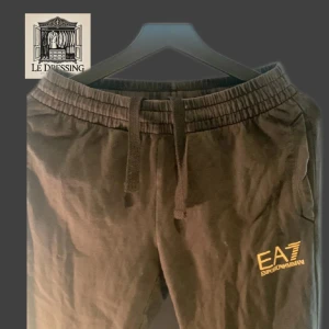 Ea7 Armani byxor  - Storlek S sick 6/10, nypris runt 1400