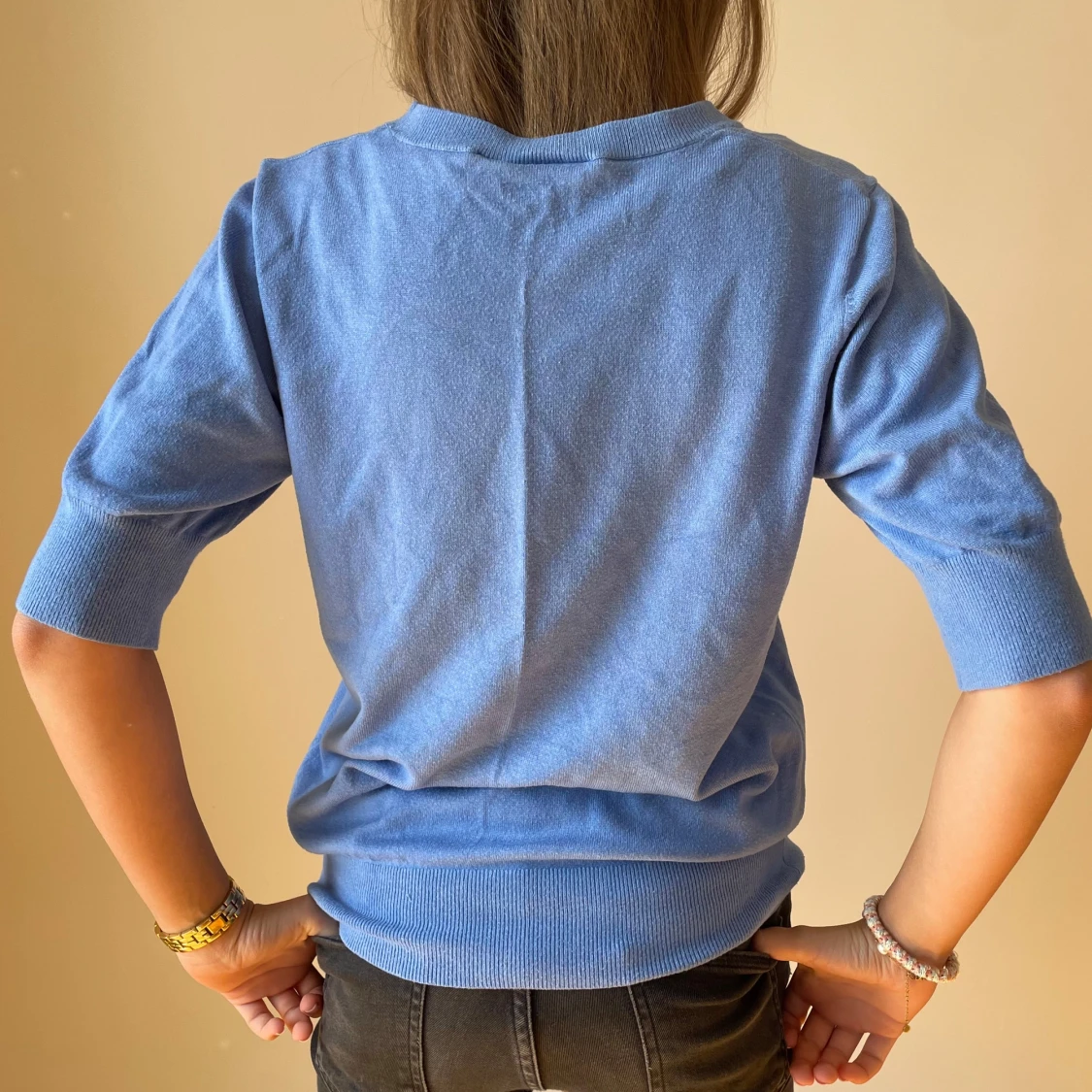 Blå stickad T-shirt - 1