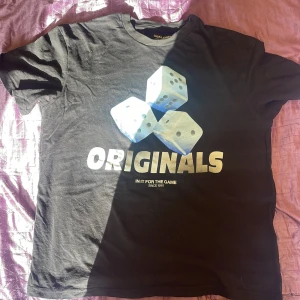 Gamble och nå himlen - Två typer av tröjor med samma punk och galna still, samma storlek och väldigt sköna att ha på sig under en varm sommar dag