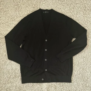 Svart cardigan från MNG - Fet cardigan från MNG || Använd typ 2 gånger || Storlek M || Skriv för fler frågor eller bilder ||