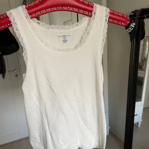 Vit linne Brandy Melville - Supersöt vit linne från brandy Melville 