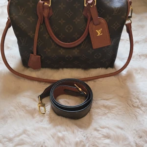 Soft speedy 30 - Använd enstaka gånger. Monogram i originalkanvas och äkta läderdetaljer.