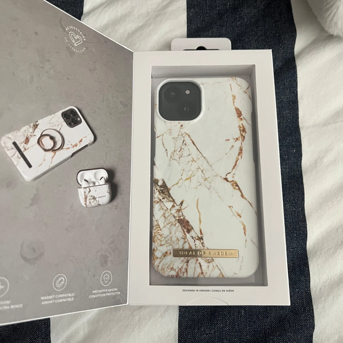 Carrara Gold mobilskal från IDEAL OF SWEDEN - 1