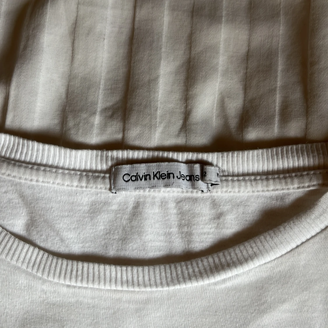 Vit t-shirt från Calvin Klein Jeans - 2