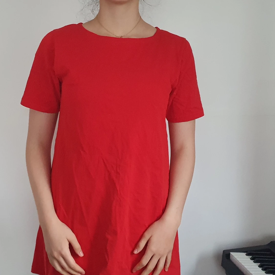 Röd kortklänning i bomull - 1