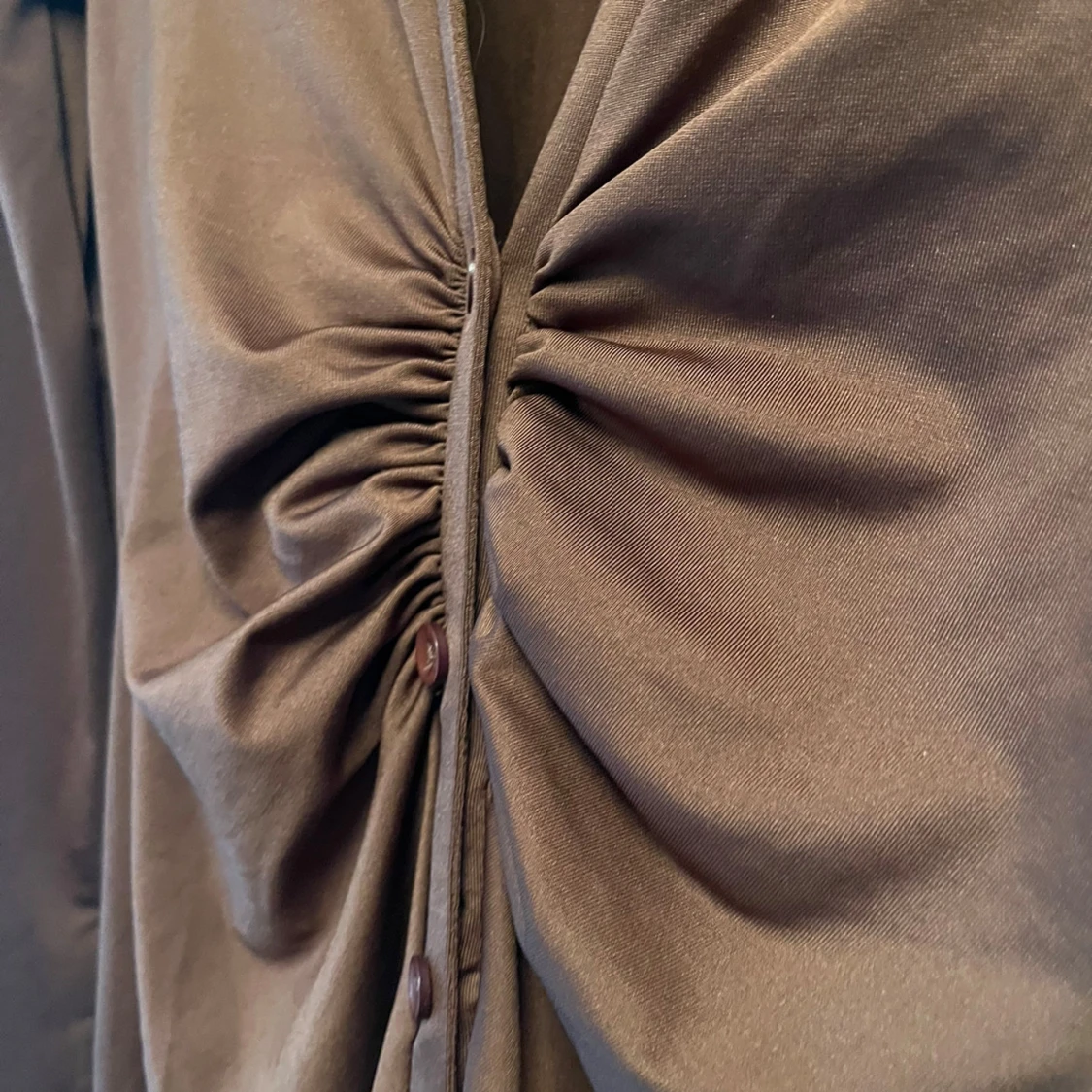 Brun långärmad klänning från NLY One - 4