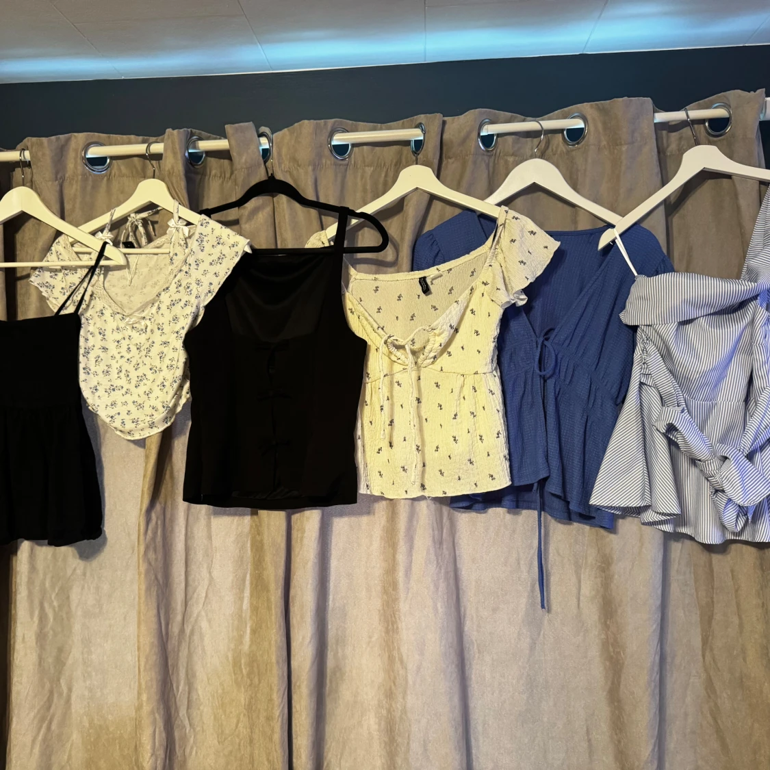 Tröjor,byxor klänningar  - 3