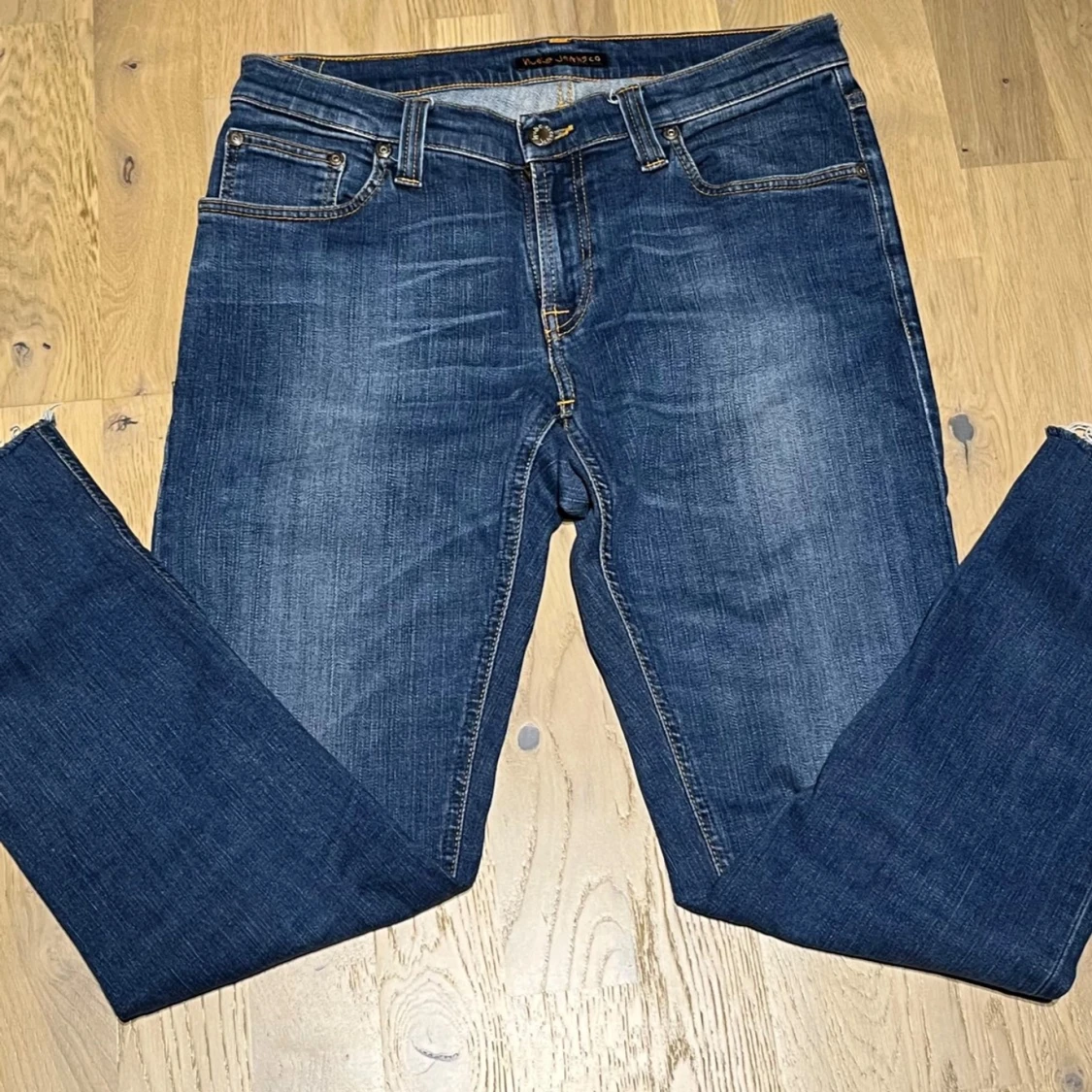 Blå slim jeans från Nudie Jeans Co