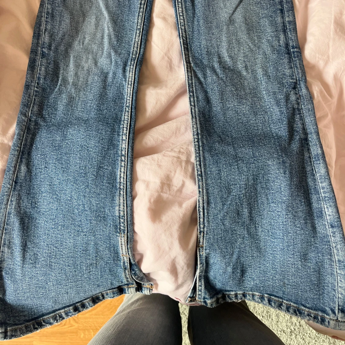 Blå raka jeans från Gina Tricot - 1